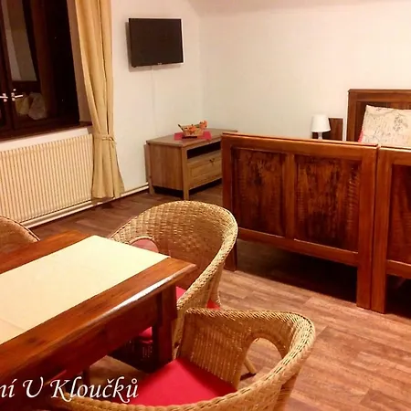 U Kloucku V Potvorove Apartment Potvorov